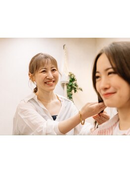 １人のスタイリストとアシスタントが責任をもって最後まで担当します♪巧みな似合わせセンスにファン多数！