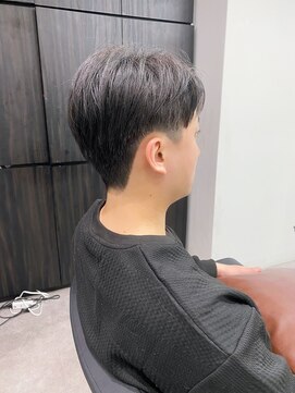 グランドライン(GRAND LINE) 《GRANDLINE友田千栄》ナチュラルな黒髪ツーブロヘア　韓国ヘア