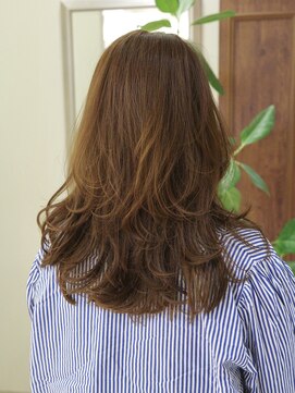 ビュートリアム265(BEAUTRIUM 265) ◆ロングレイヤーカット/ナチュラルブラウン/ワンカールレイヤー