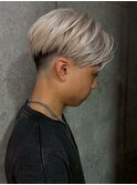 MEN’S HAIR/サーフカール/刈り上げセンターパート/ブリーチ
