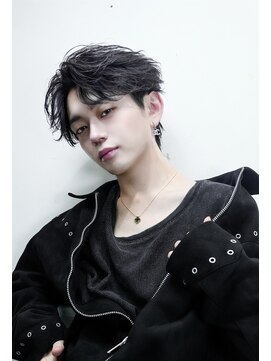 ピア ヤクイン(Pia Yakuin) フェザーパーマ