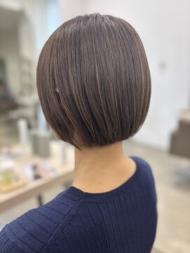 ショートボブ×イルミナカラー