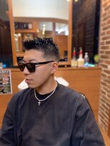 ミリオンバックス 神田店(Million Bucks)&nbsp;フェザーアップ[神田/理容室/バーバー/フェード/メンズ/眉毛]