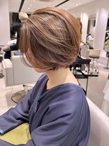 stair : case ginza7【ステアケース】&nbsp;大人ナチュラル前下がりハンサムショート白髪ぼかしハイライト