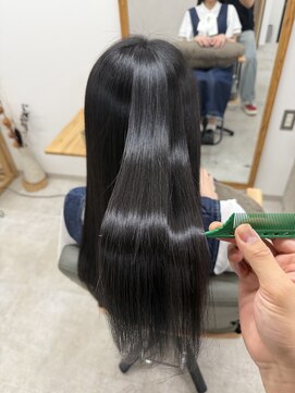 ホロ(holo-) つるりんちょ縮毛矯正×艶髪ストレート
