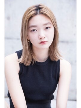 エイミー(Aimee) Aimee シルキーベージュ×外ハネボブ