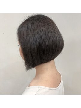 ウォーム(warm) イルミナスターダストミニボブ《鶴見　美容室　warm》