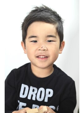 ウミカ(umica) イレギュラーな束感でつくるソフトモヒカン