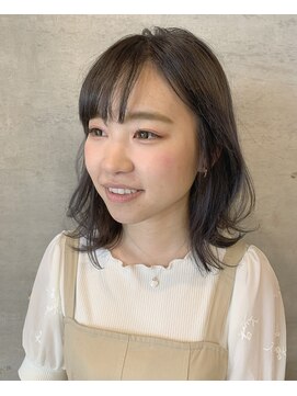 アティック ヘアーデザインアンドリラクゼーション(attic hair design&relaxation) グレーベージュ