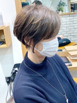 マグ ギンザ(mag ginza) 大人ショート・絶壁カバー・白髪ぼかしハイライト【BISA】