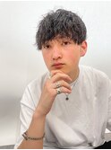 クセ毛を活かしてスパイラルマッシュに