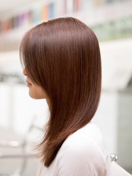 サロンドアンナ ANNAの写真/頭皮から髪の悩みにあわせ、高品質のKERASUTASEトリートメントが髪質をツヤツヤ×サラサラに！
