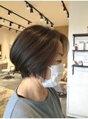 ショートボブx前下りレイヤー