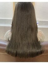 インビテーション(invitation) さらっとロングヘア