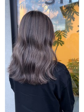 シェルハ(SHELHA) グレー系バレイヤージュ