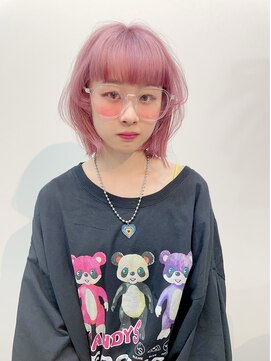 オンザ(ONTHE) さくら色のボブ メガネとのリンクが可愛かった