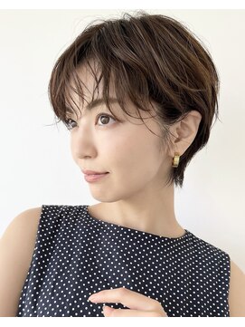 ファチュール(fAture.) 大人可愛いニュアンスひし形耳掛けマッシュショートボブ30代40代