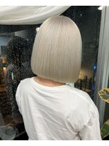 ジーナ オモテサンドウ(XENA) ブリーチ×ハイトーン×シルバー(表参道)