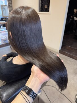 ユニ(Uni.) 艶髪ストレート