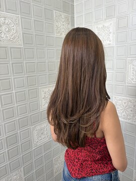 ヘンリエッタ 表参道(Henrietta) ロングレイヤー　韓国巻き　コテ巻き　小顔