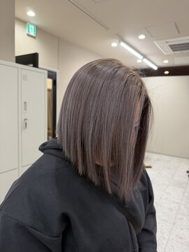 シカ 神戸三宮元町店(Cica) ラベンダーグレージュ ブリーチ ボブ ハイトーン 三宮