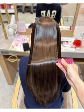 ベルタバイメルク(belta by merc.) 1.14うるつや縮毛矯正ミディアムレイヤーカット