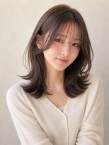 カールム(carlm)&nbsp;顔まわりレイヤー×オリーブブラウン｜柔らか韓国風ミディ