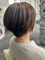 エマ ネクサス(EMA NEXUS) 【骨格補正】トップの自然な立ち上がりと、襟足の収まりを計算