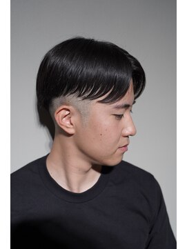 ヘアカフェ ブーン(Hair Cafe Boon) フェードセンターパート
