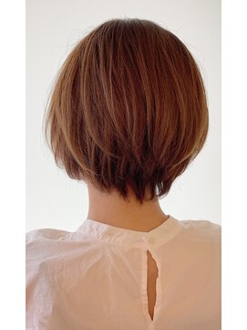 レウナ 外苑前(Reuna) 30代40代50代 大人可愛いひし形ショートボブ