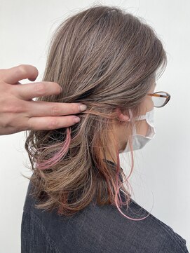 ステア ケース(stair case) 白髪を活かしてグレージュ　ちらみえサクラピンク　40、50、60代