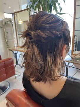 シャンティーク ドット エス(shanteek.es) ハーフアップスタイル