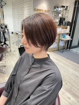 コワファーストナガサキシャンプーボーイ(COIFF1RST NAGASAKI SHAMPOO BOY) 大人可愛い20代30代40代黒髪前下がりショートボブ丸みショート◎