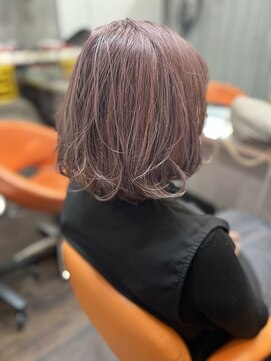 カットツー(Cut2) くすみピンク×ボブ