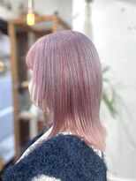 リッカ(RICCA)&nbsp;顔周りレイヤー切りっぱなしボブ×ハイトーンデザインカラー♪
