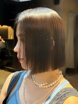 トリア(the tria) 【seito】新宿/レイヤーカット/透明感カラー／グレージュ