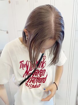 イロウ 天神大名店(IROW) ミルクティーベージュ　クールボブ　ハイトーン