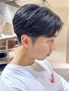 クレビアテン(CreBiA ten_) センターパート　ニュアンスパーマ　フェザーパーマ