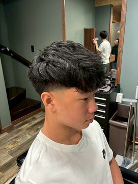 スタンドバーバー 柏(STAND BARBER) MEN’S HAIR/サーフカール/刈り上げセンターパート/柏