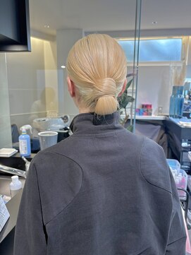 ケンジ 横浜(KENJE) タイトヘア/シニヨン/ウェディングヘア/結婚式/ヘアアレンジ