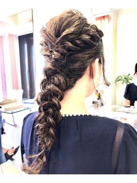 トゥエンティ(twenty) キレイめな編みおろしアレンジ