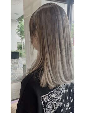 ヴィヴァーチェイルソーレ(VIVACE ilsole) グラデーション