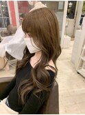 ベージュ