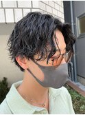センターパートツイストスパイラルパーマ刈り上げメンズパーマ