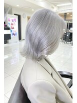 リア 大阪梅田(Ria)&nbsp;～シルバーカラー　くびれボブ～【Ria 大阪 梅田】