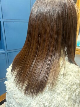 ヘッドルーム ディスティネーション(Head Room Distination) 酸性ストレートでツヤサラ