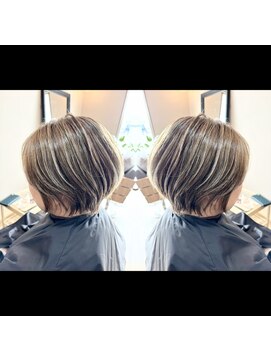 ワク(Wacu) ハイライトショートヘア