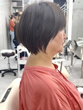 ビューブルー 亀戸錦糸町(VIEW BLUE) 美髪シアーカラーピンクブラウンショートカット切りっぱなしボブ