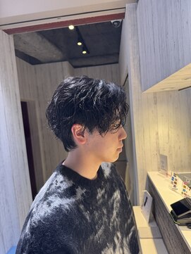 アクシー ヘアーアンドメイク(AXY HAIR&MAKE) フェザーマッシュツイストパーマソフトツーブロックコンマヘア