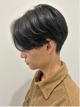 ヒュイル バイ ニアウ(Hwyl by Niau) メンズマッシュセンターパートスパイラルパーマニュアンスパーマ